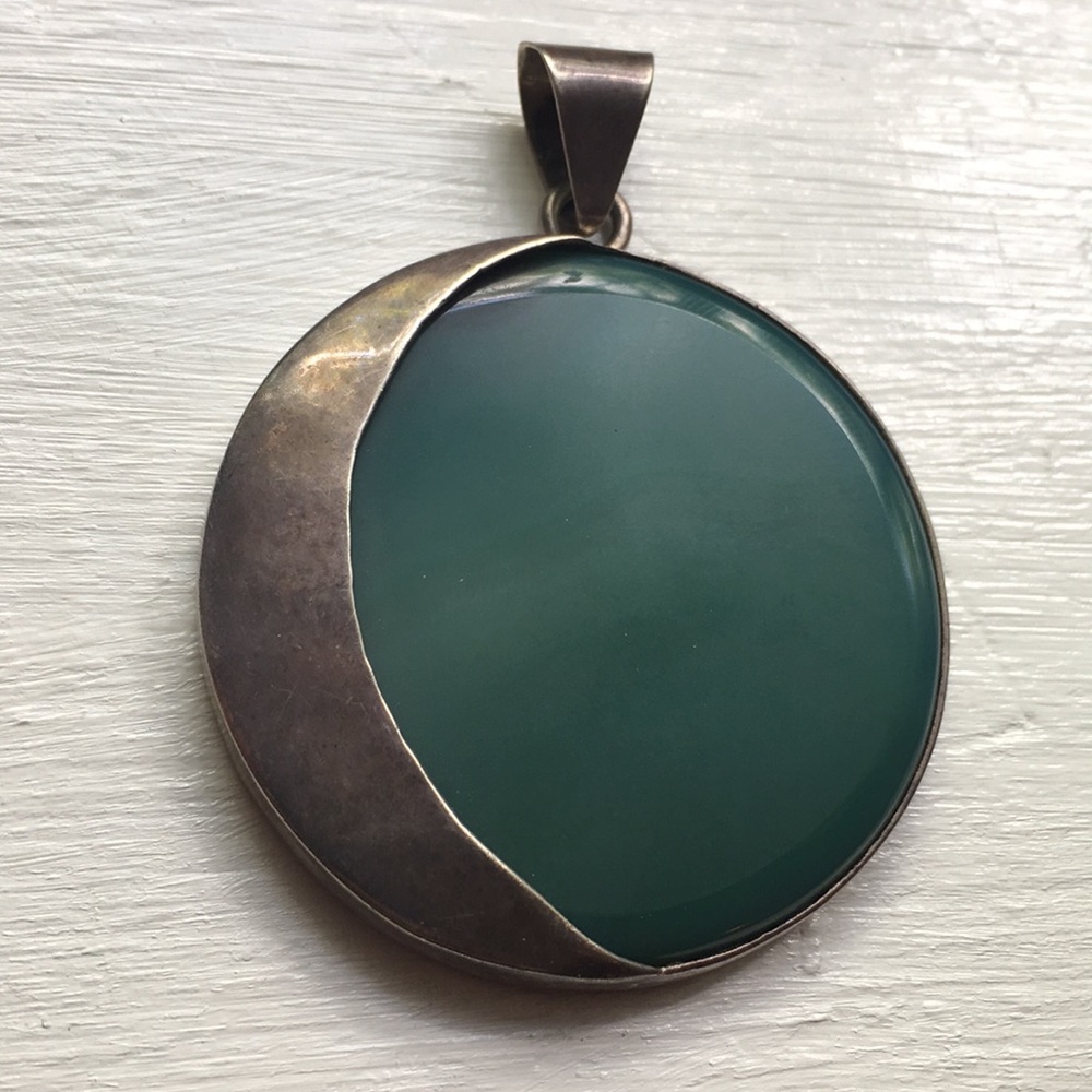 Sterling Silver & Jade Crescent Moon Pendant💚🌙📿